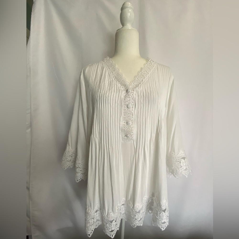 Chelsea & Theodore White Lace Women's Blouse